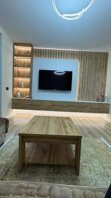 Peace And Love Luxury Apartment In Center, New Bazaar 2 Tirana Exterior photo